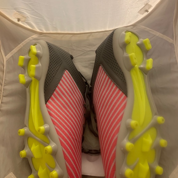 Men’s Size 11D Soccer Shoes: BRAVA NEW